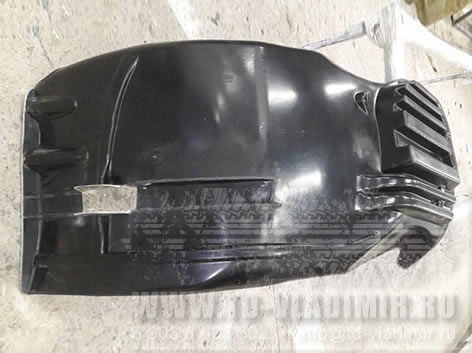 Freightliner Century подкрылки капота задние